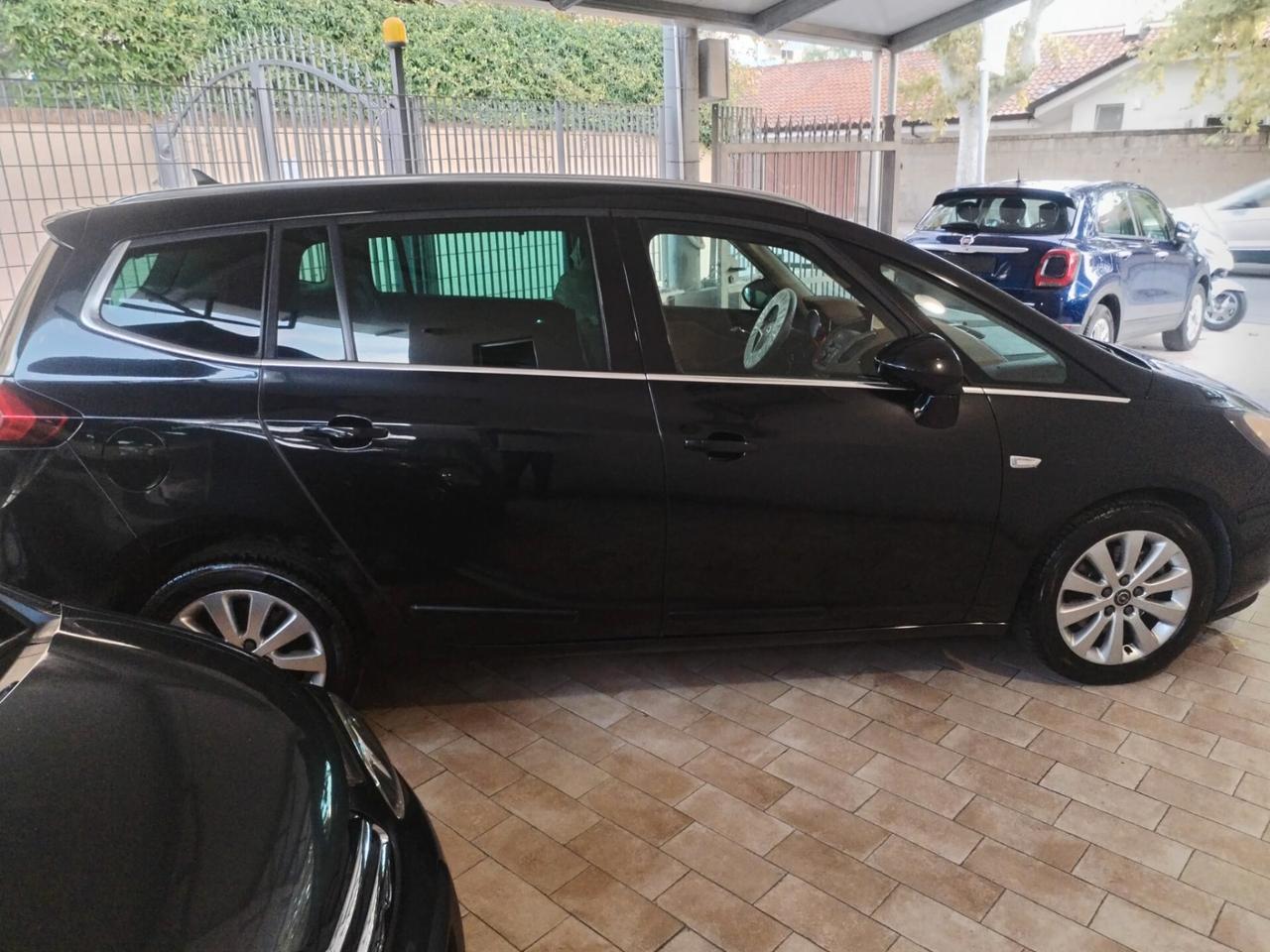 7 POSTI Opel Zafira Tourer 1.4 Turbo 140CV GPL Cosmo