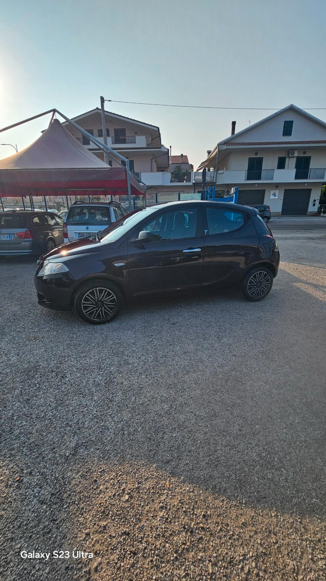 Lancia Ypsilon 1.2 69 CV 5 porte S&S S Momodesign