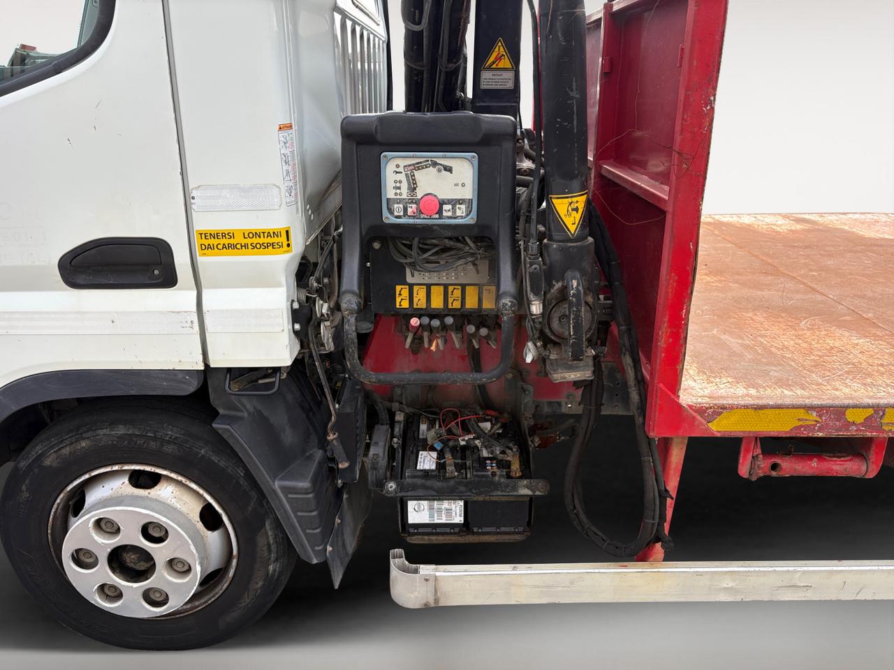 MITSUBISHI MITSUBISHI CANTER 75 CON GRU HIAB CASSONE PIANALATO