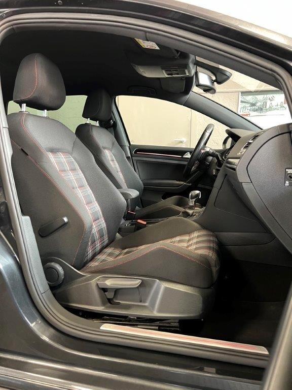 Volkswagen Golf GTI Performance 2.0 TSI DSG 5p