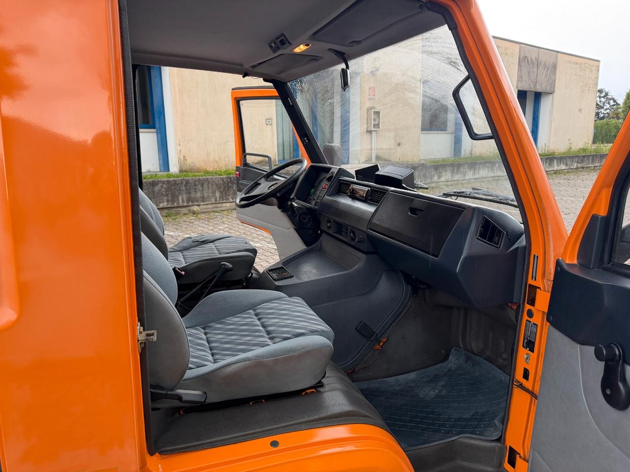 Mercedes MB 100D 2.4d 5Posti Storica