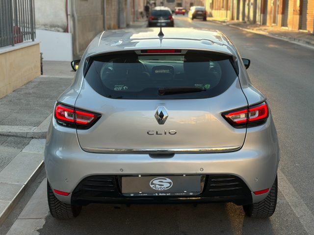 RENAULT Clio 1.5dCi 75CV Moschino Life