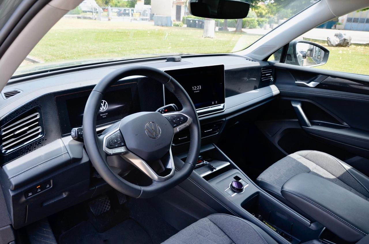 VOLKSWAGEN TIGUAN 1.5 eTSI EDITION PLUS 150cv DSG, GARANZIA UFF, UNICOPROP, EURO 6E, IQ LIGHT, RETROCAMERA, APPLE ANDROID, PERMUTE