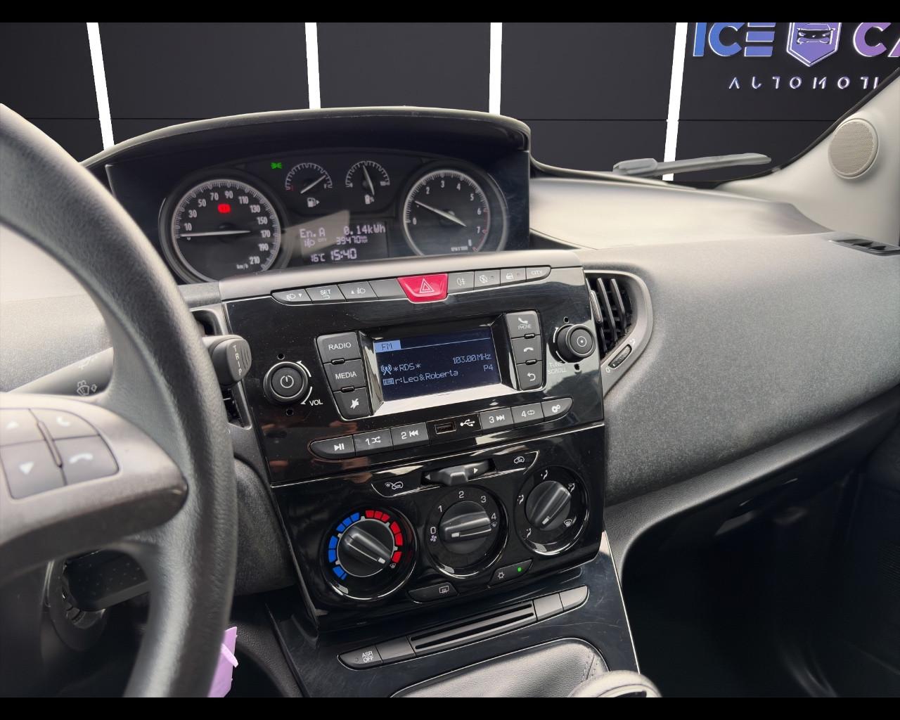 LANCIA Ypsilon 3ª serie - Ypsilon 1.0 FireFly 5 porte S&S Hybrid Silver