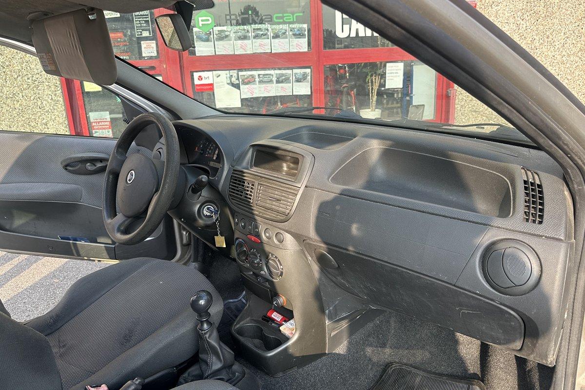 FIAT Punto 1.2i cat 3 porte EL