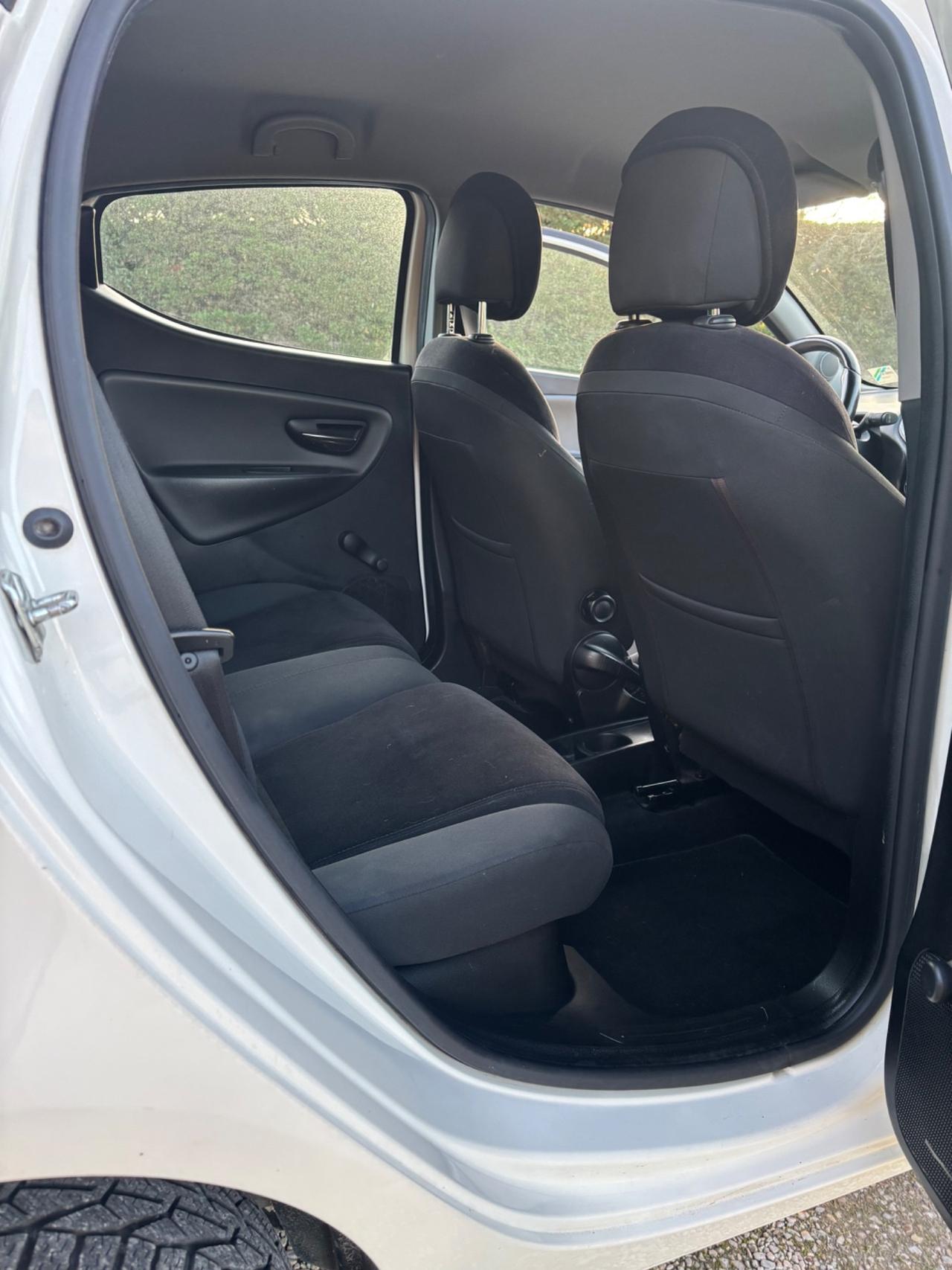 Lancia Ypsilon 0.9 TwinAir 85 CV 5 porte Metano Ecochic Gold