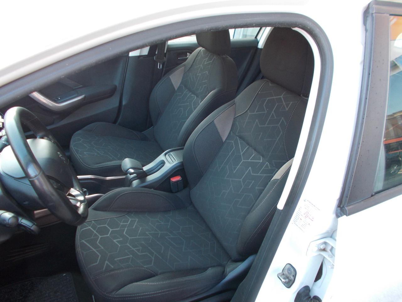 Peugeot 2008 PureTech 82 Allure