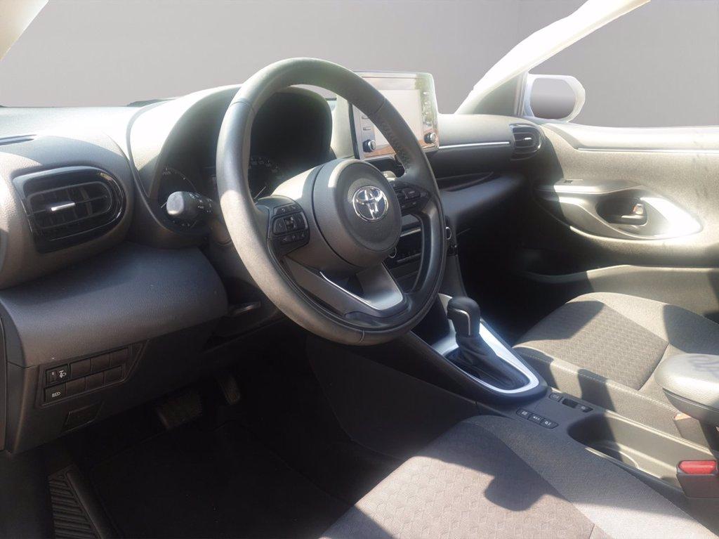 TOYOTA Yaris 1.5h active del 2022