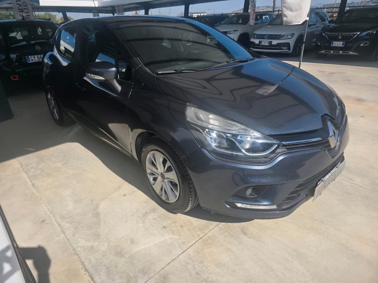 Renault Clio dCi 8V 75 CV 5 porte Moschino Life