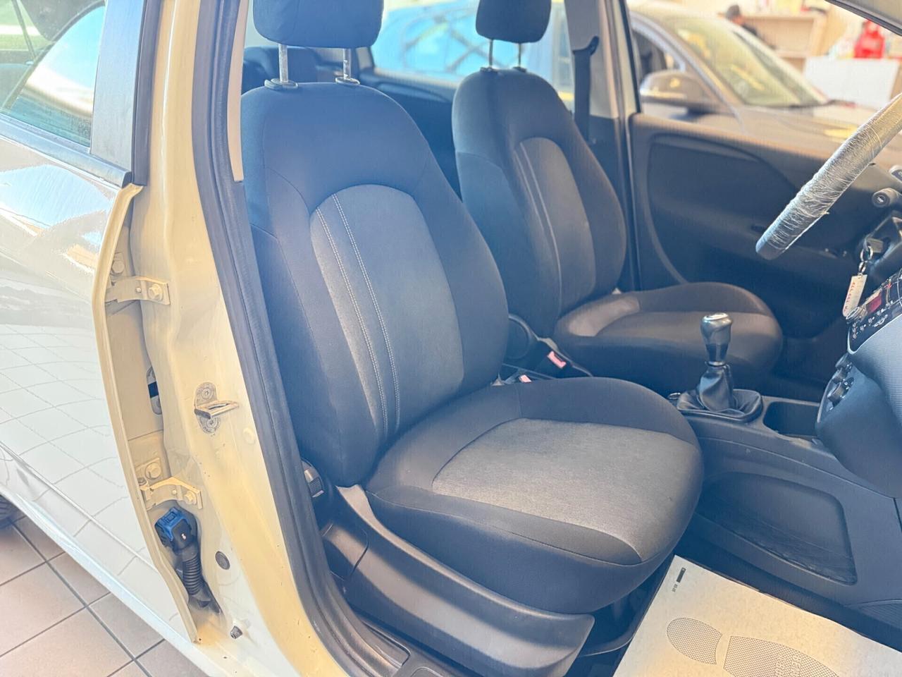 Fiat Punto 1.3 MJT II 75 CV 5 porte Street