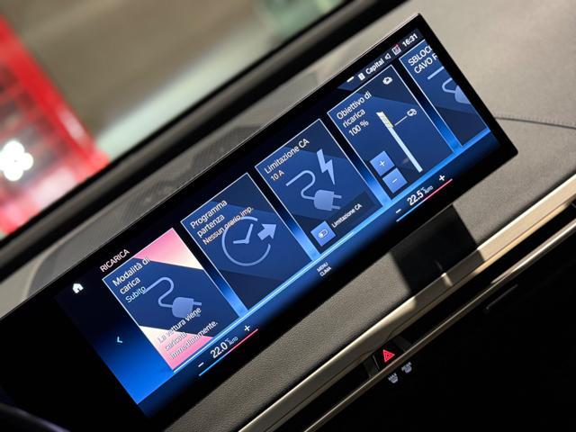 BMW iX xDrive 40 Pacchetto Sportivo