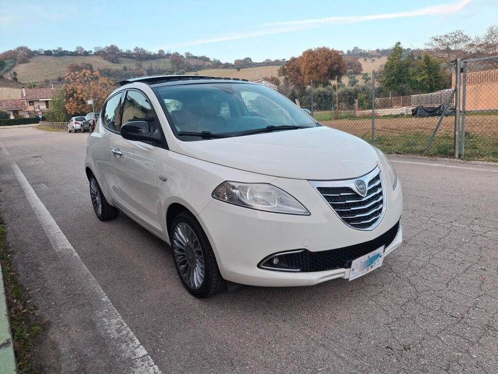Lancia Ypsilon 1.2 Platinum TETTO-PELLE-CERCHIO 16