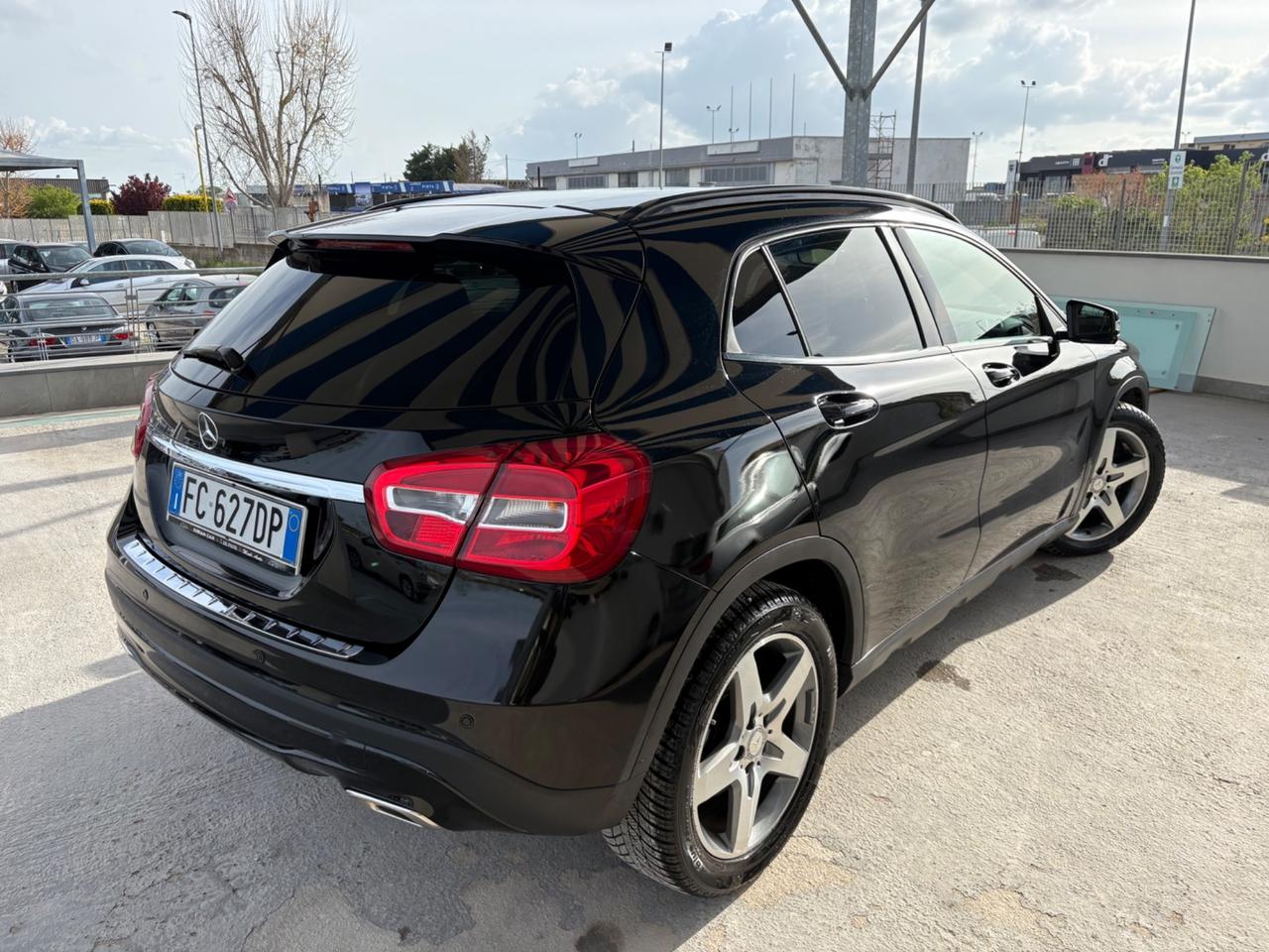 Mercedes-benz GLA 180 d Sport LED INTERNO CERCHI AMG