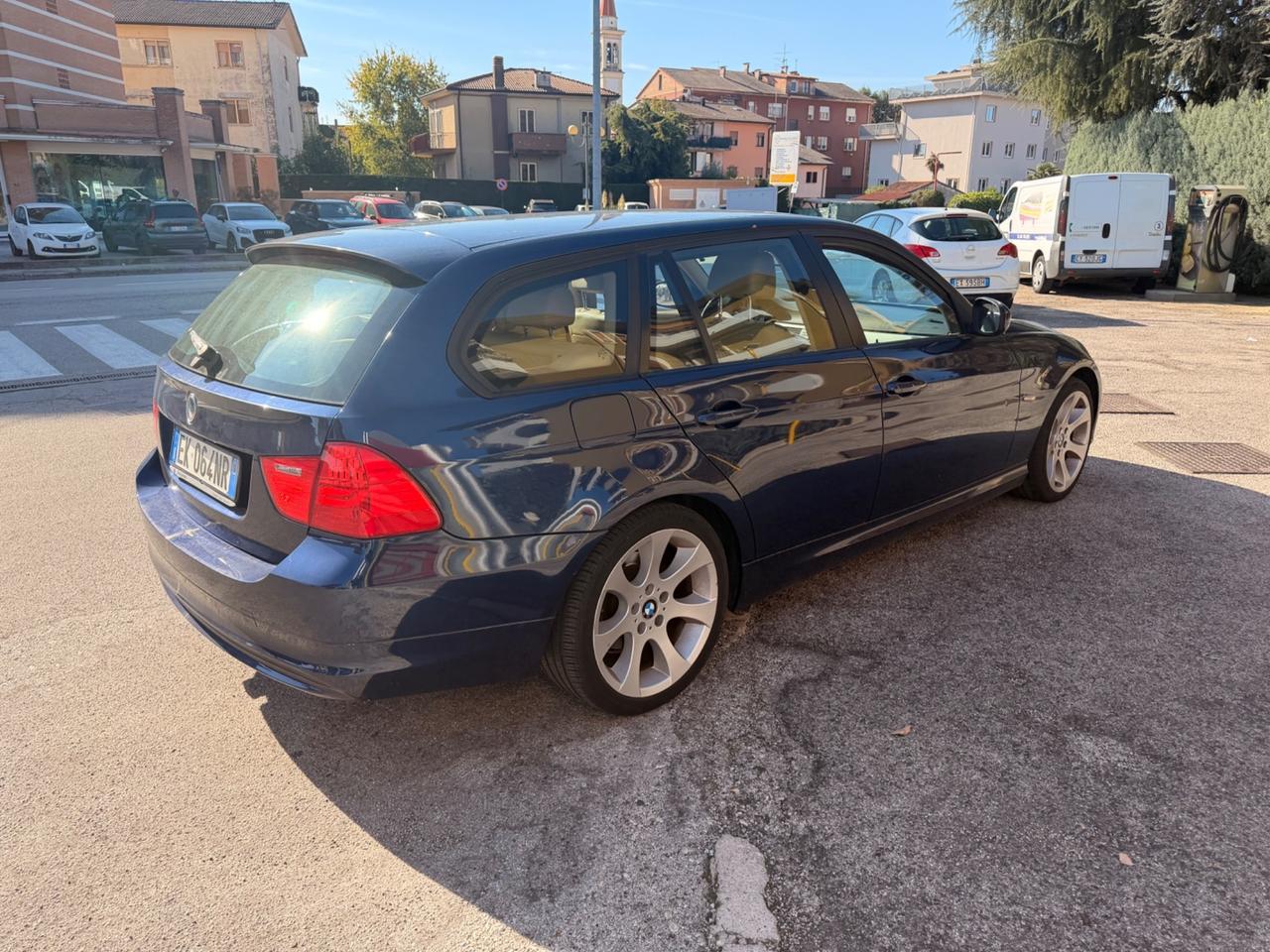 BMW 318D euro5 Manuale pelle per EXPORT