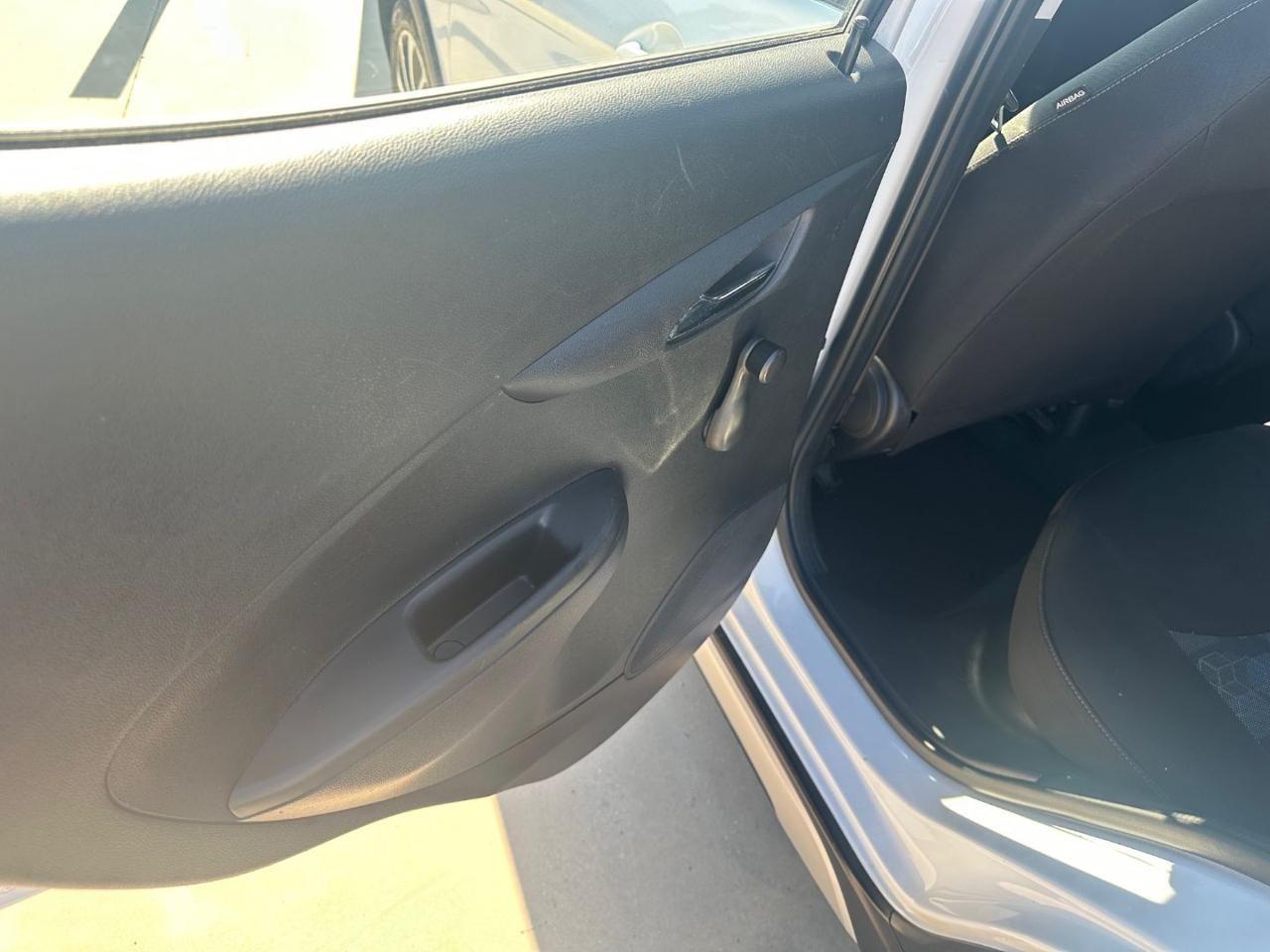 Opel Karl Rocks 1.0 GPL