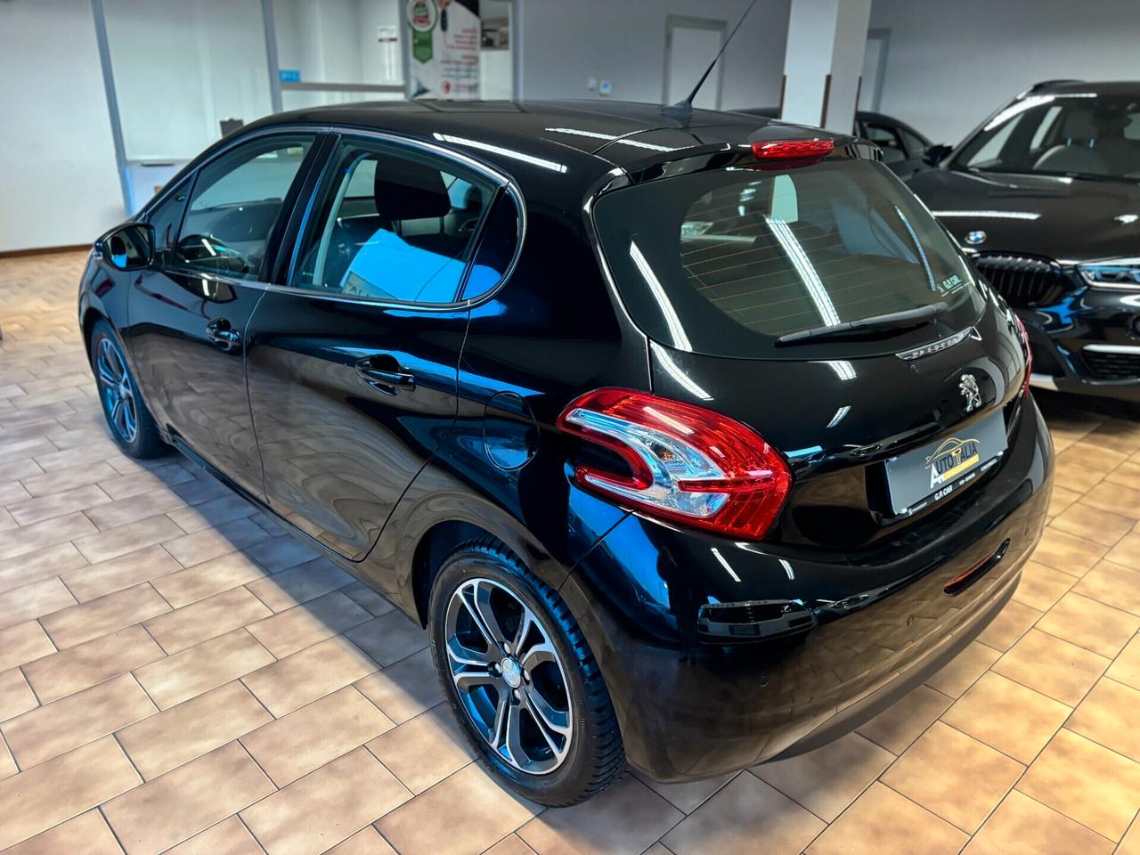 Peugeot 208 5p 1.2 vti *CINGHIA FATTA 100000KM*NEOPATENTATI