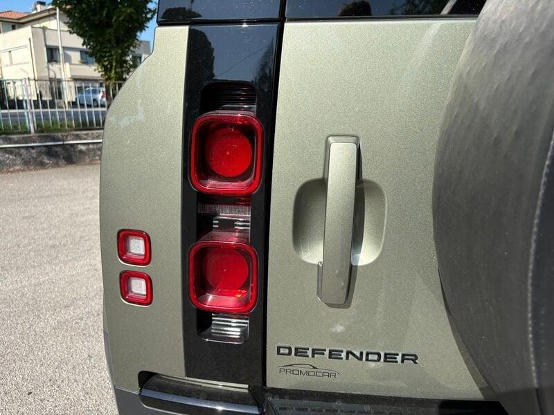Land Rover Defender 3.0 D6 250 110 AWD auto.