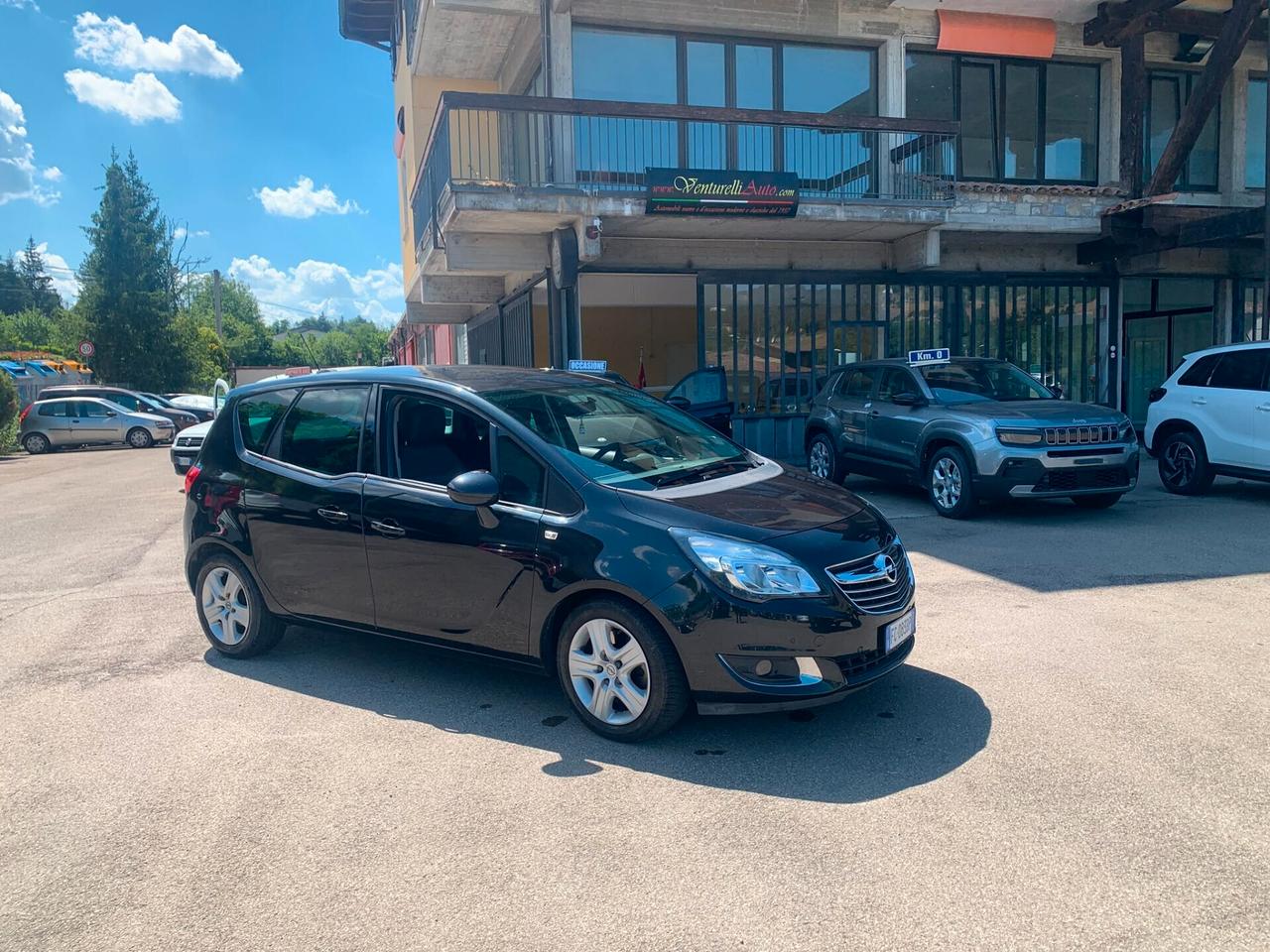 Opel Meriva-tdi 1600 cc-70000 km- anno 2016-neo patentati-cosmo full optional-tagliandata- molto bella