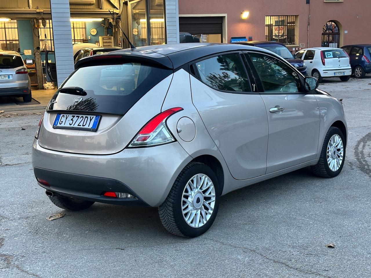 Lancia Ypsilon 1.2 69 CV 5 porte Platinum solo 115mila km
