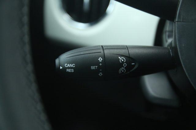 FIAT 500 1.0 Hybrid Tetto panoramico/Neopatentati/Uconnect