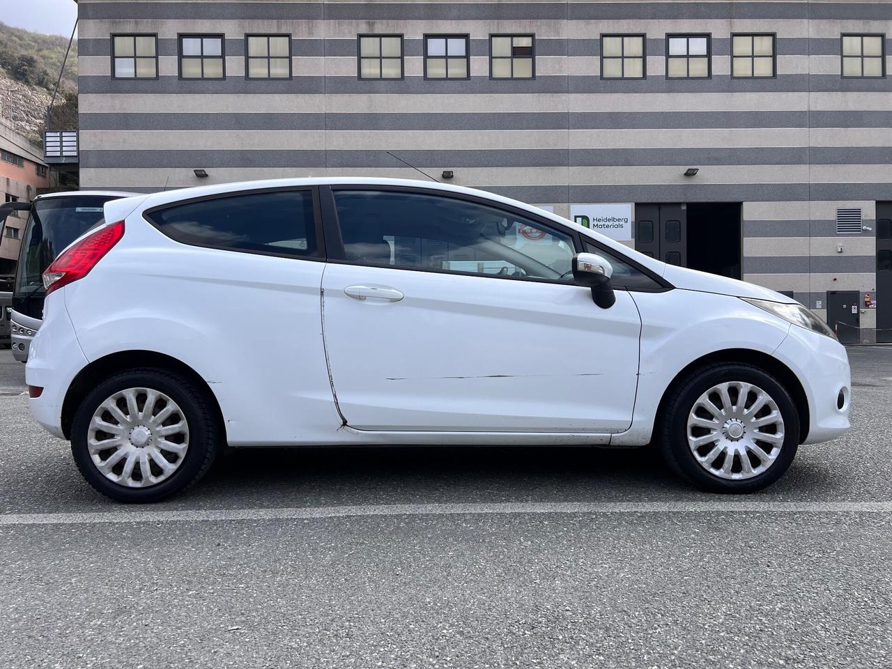 Ford Fiesta 1.2 82CV 3 porte Titanium