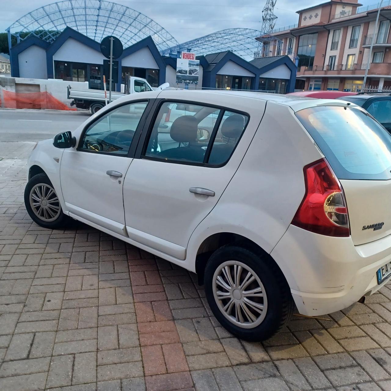 ECONOMICA SANDERO 1.4 GPL DI FABBRICA