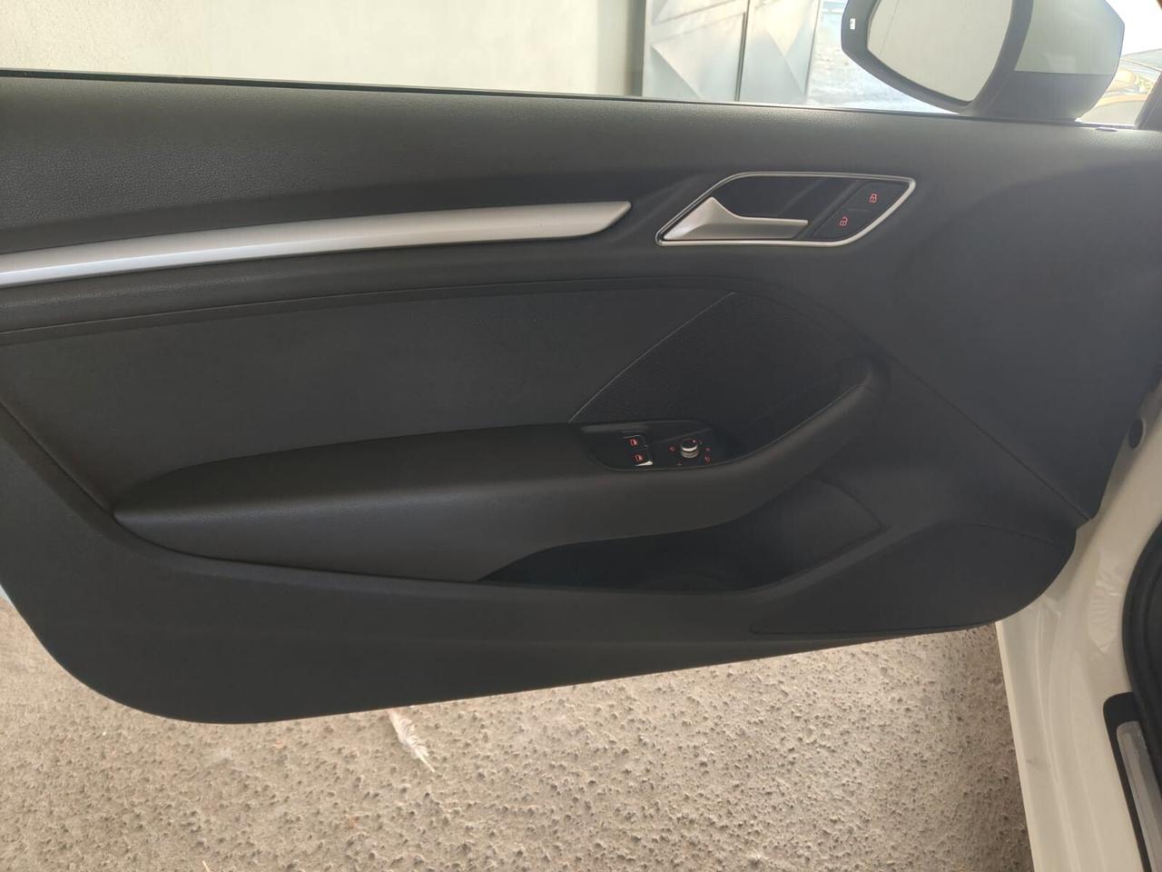 Audi A3 1.6 TDI 105 CV CR Ambition
