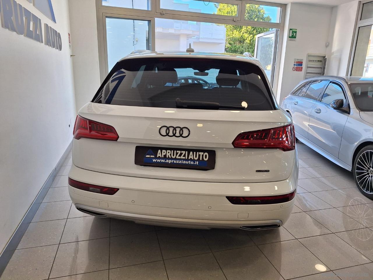 AUDI Q5 2.0 TDI quattro S tronic Business