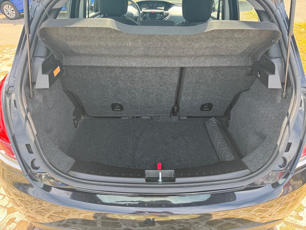 Lancia Ypsilon 1.0 FireFly 5 porte S&S Hybrid Silver Plus