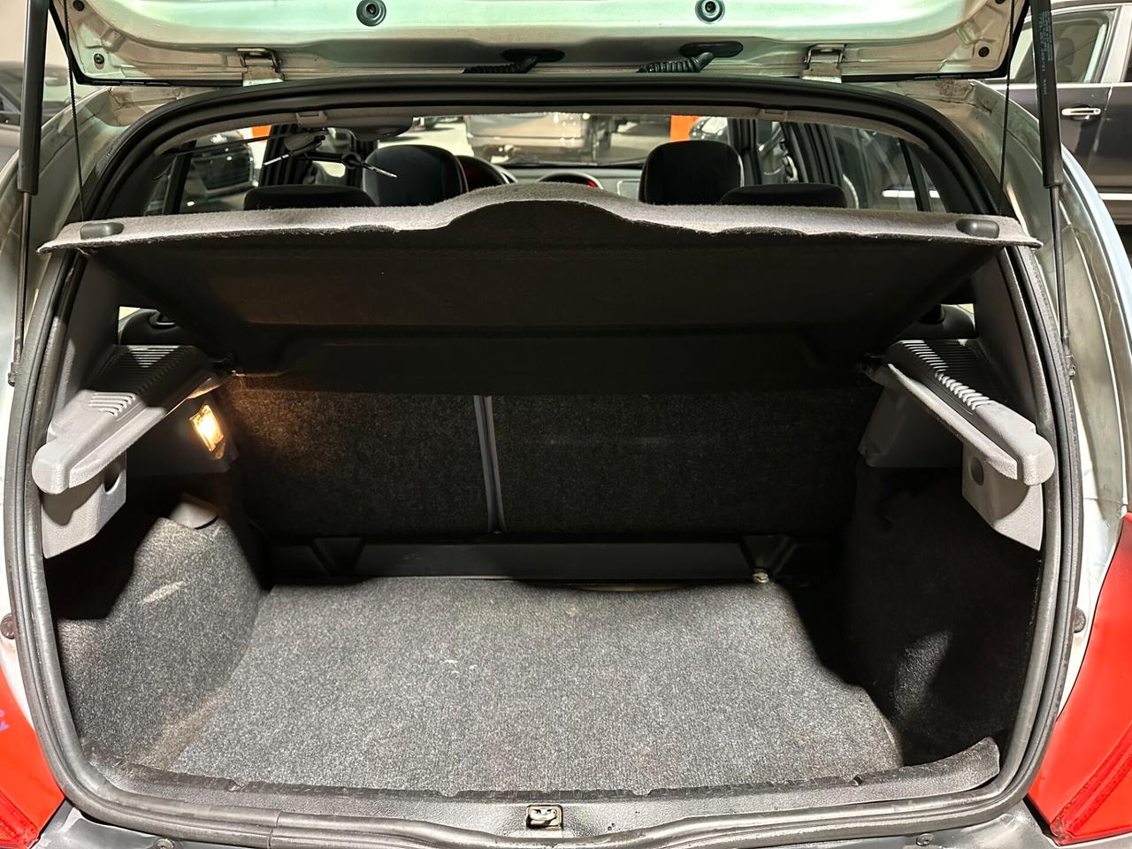 Renault Clio 1.2 BENZINA - DISTRIBUZIONE FATTA A 200.000KM