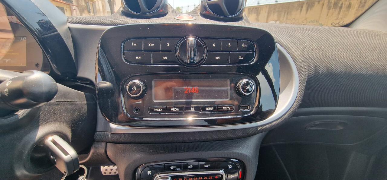 Smart ForTwo 0.9 Turbo 90cv twinamic cabrio Prime AUTOMATICA ALLESTIMENTO BRABUS