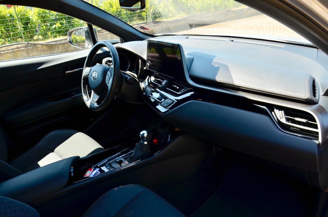 TOYOTA C-HR 2.0h TREND 184cv E-CVT, GARANZIA UFF TOYOTA, UNICOPROPRIETARIO, EURO 6D, SERVICE TOYOTA, FULL LED, RETROCAMERA, PERMUTE