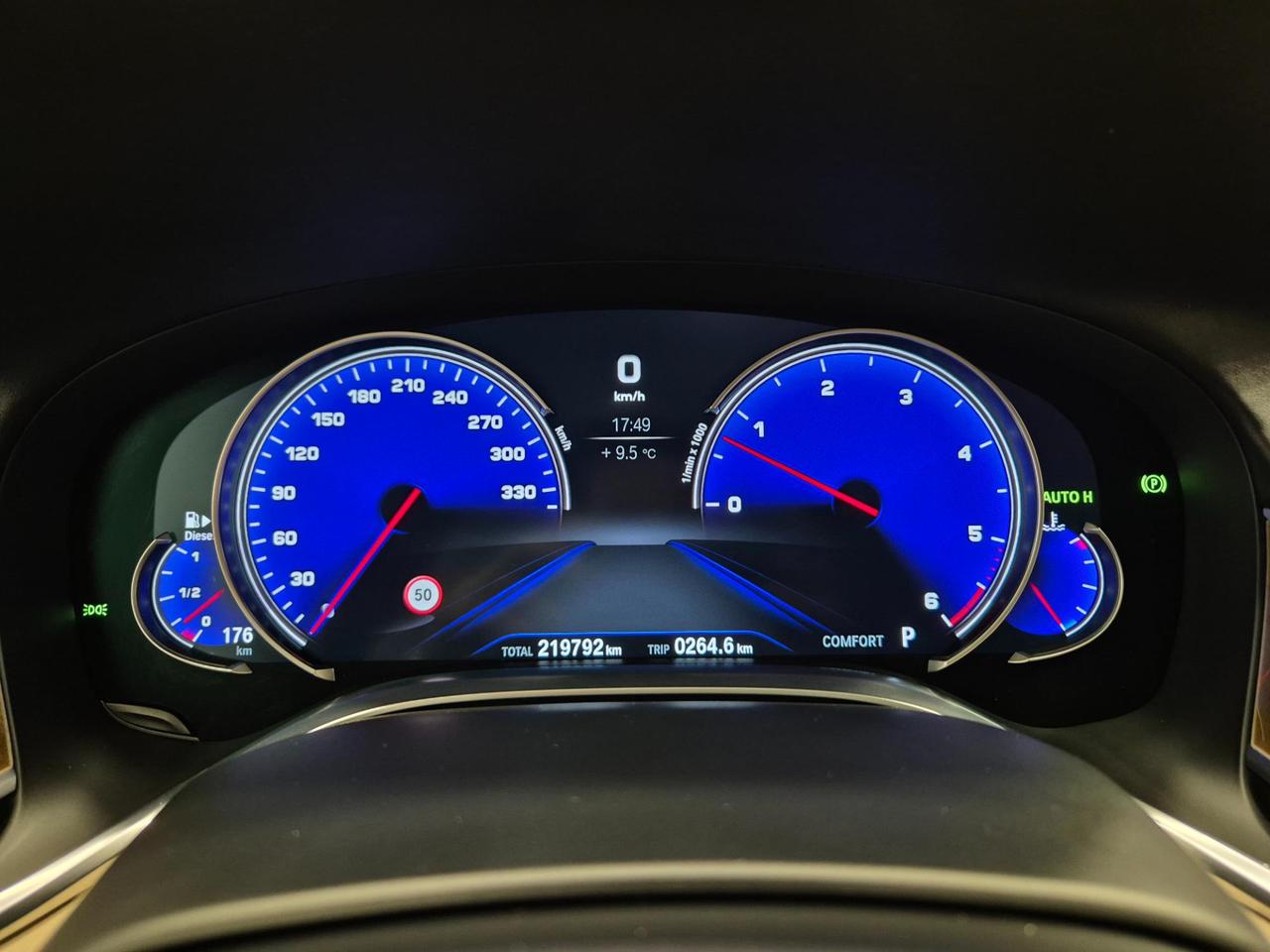 BMW 730 d Luxury auto - ACC/Lim - Cam 360 - Tetto - 4 RUOTE STERZANTI