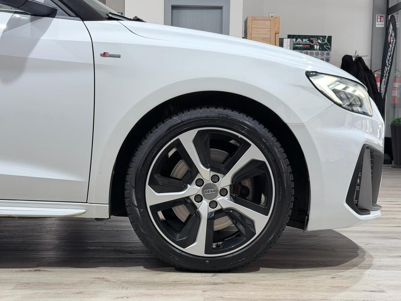 AUDI A1 SPB 40 2.0tfsi 200cv S-LINE S-TRONIC