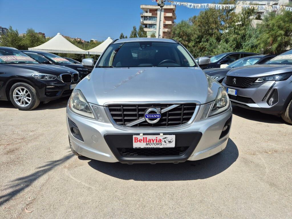 Volvo XC60 D5 AWD 205cv Geartronic Momentum