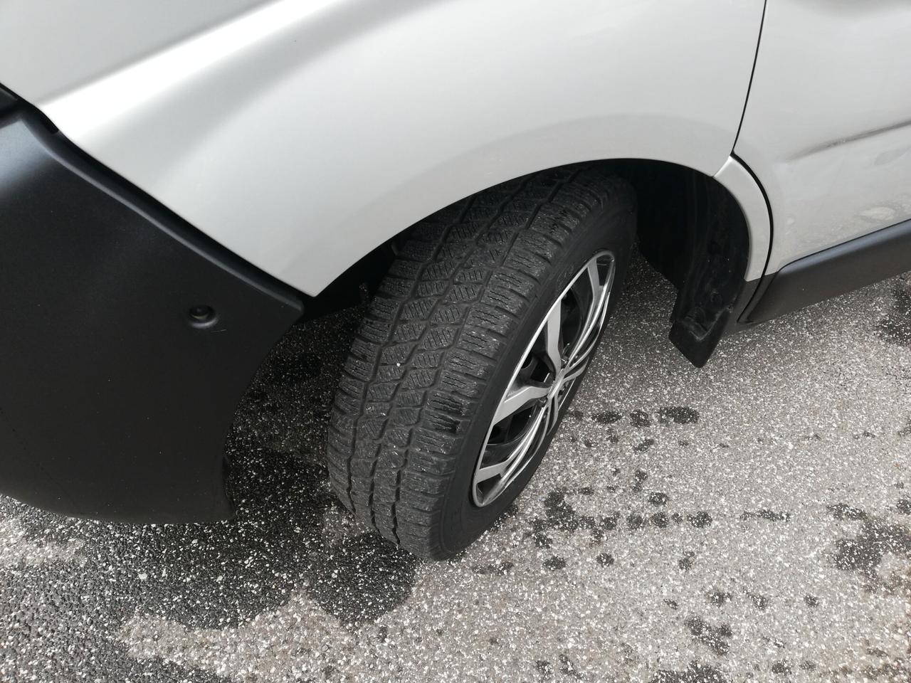 Renault Trafic 1.9 dCi/100CV PC-TN Combi 6 Posti