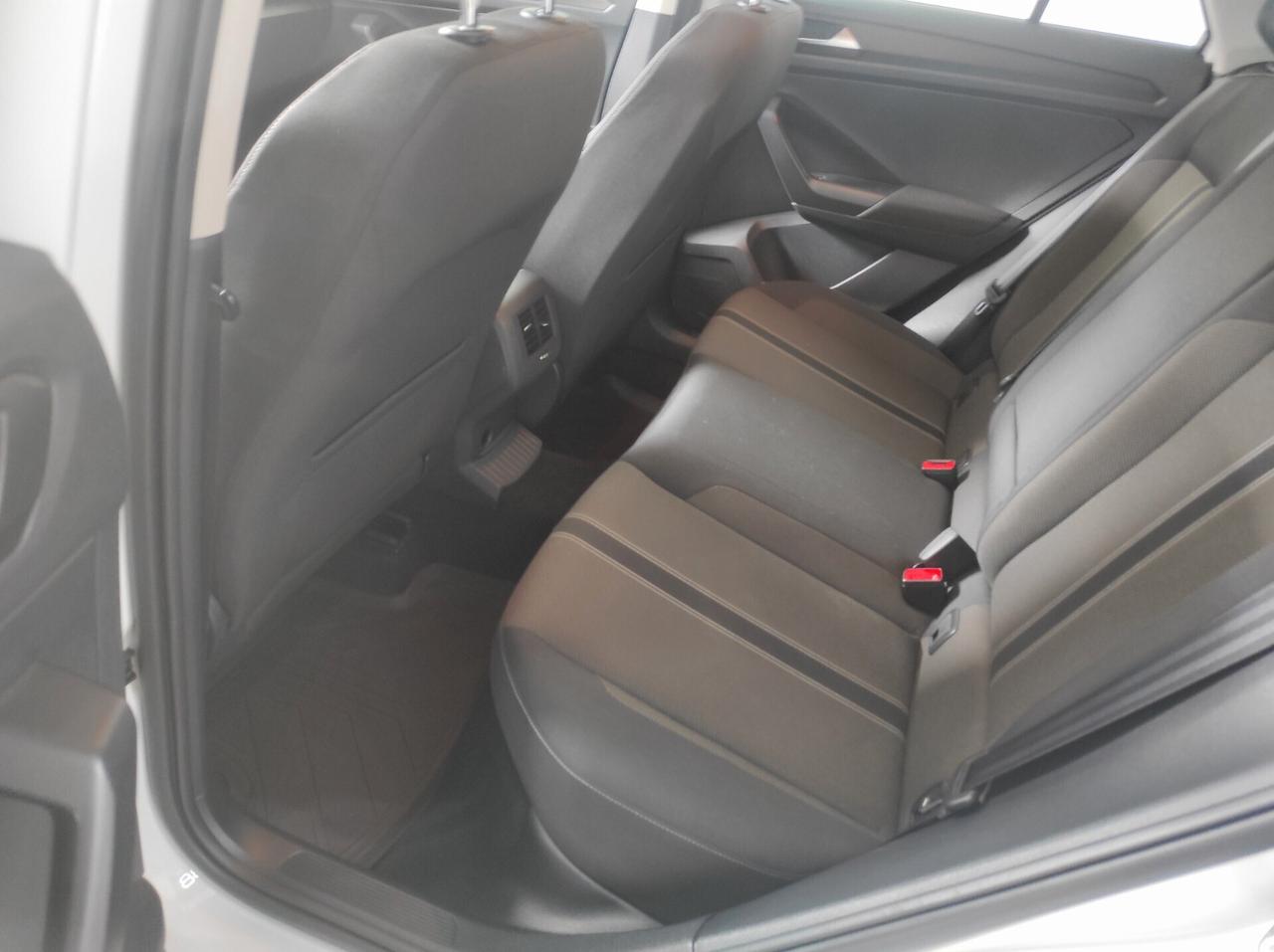 Volkswagen T-Roc 2020 1.6 TDI 115 cv 6M Nav sensori