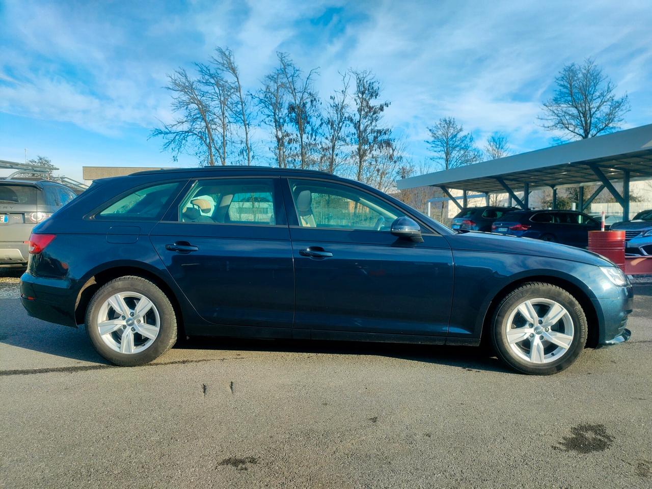 Audi A4 2.0 TDI 122 CV S tronic Sport TETTO PANORAMICO NEOPATENTATI