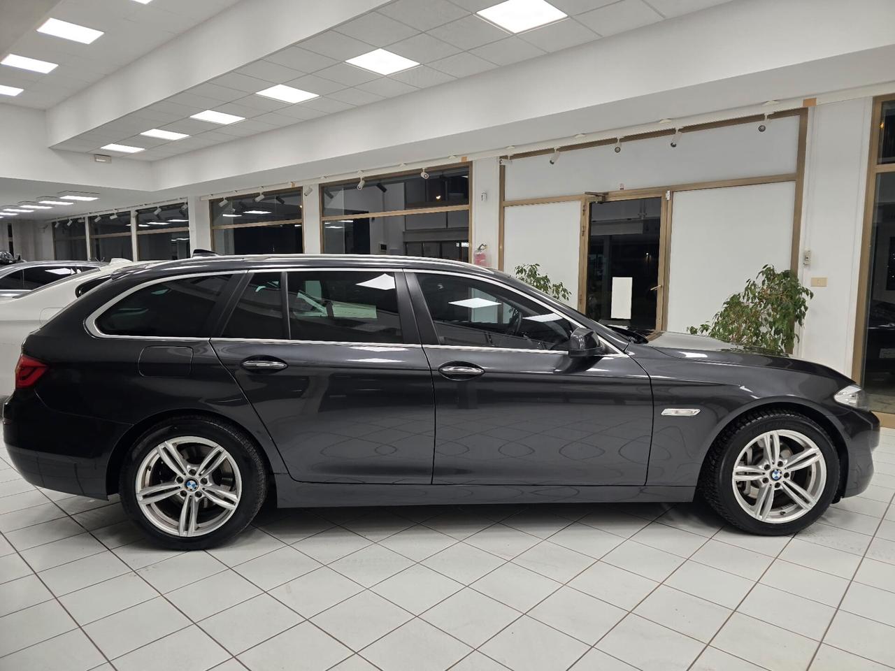 Bmw 530d Touring Business 245cv 2011