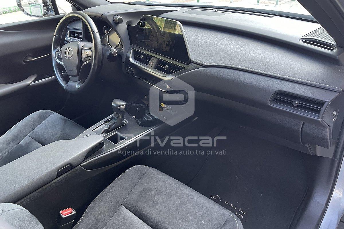 LEXUS UX Hybrid Urban