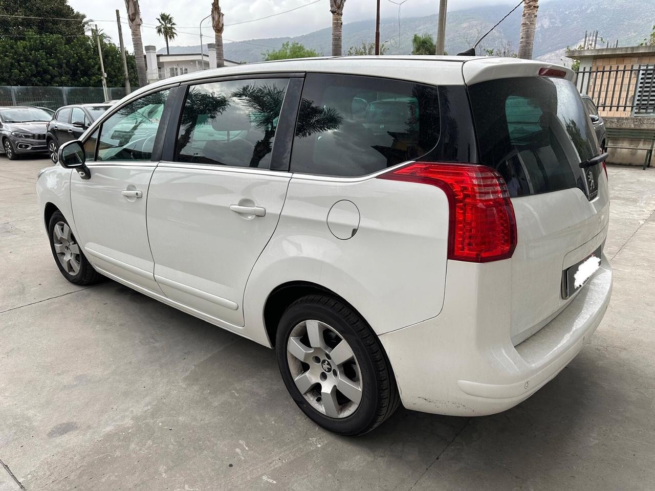 Peugeot 5008 1.6 e-HDi 115CV Stop&Start ETG6 Allur