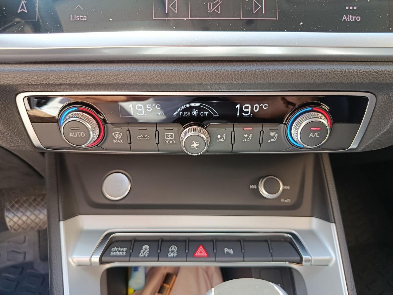 Audi Q3 2.0 TDI Business #6230