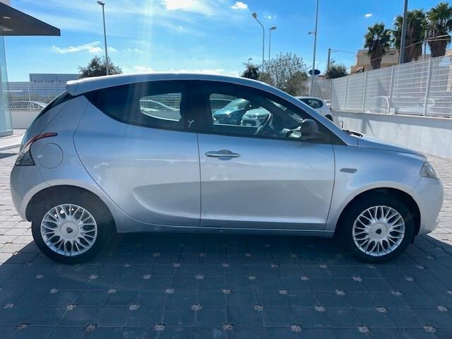 Lancia Ypsilon 1.2 69 CV 5 porte Silver 2018