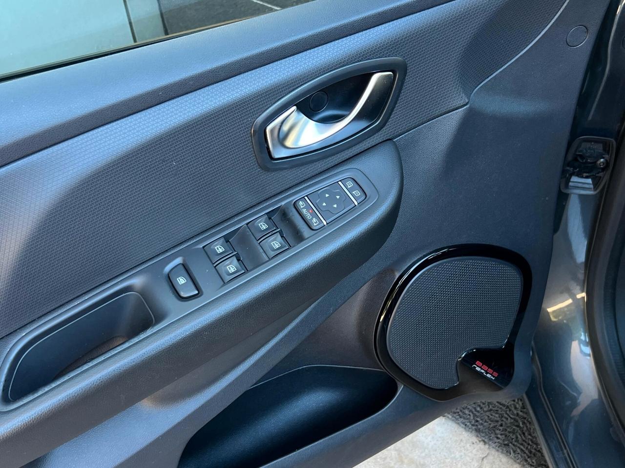 Renault Clio dCi 8V 75 CV 5 porte Moschino Life