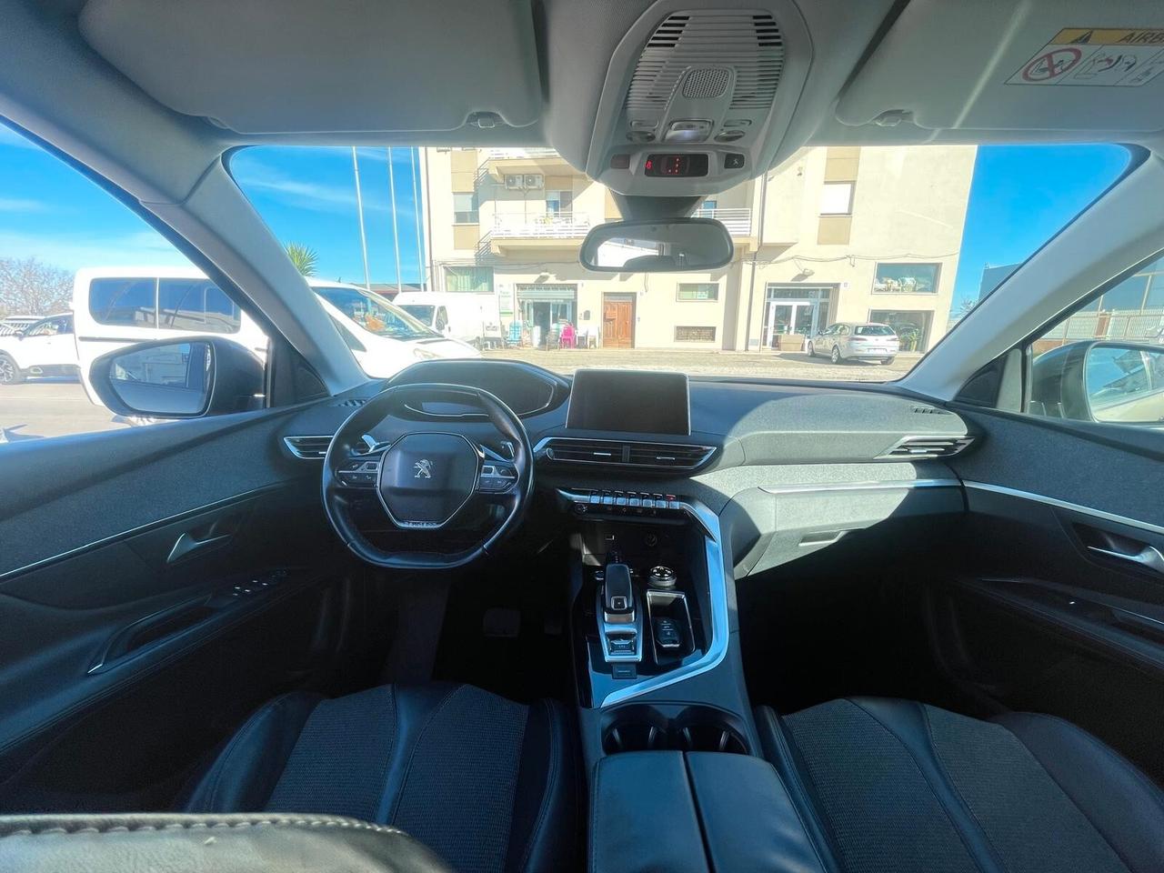 Peugeot 3008 BlueHDi 130 S&S EAT8 Allure