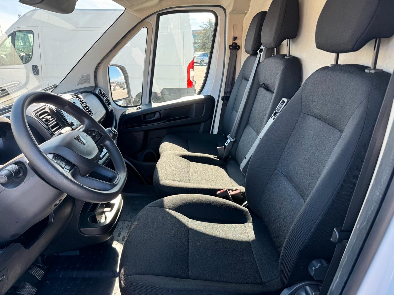 Peugeot Boxer 35 L2H2 2.2 diesel 140cv 18.000 + IVA