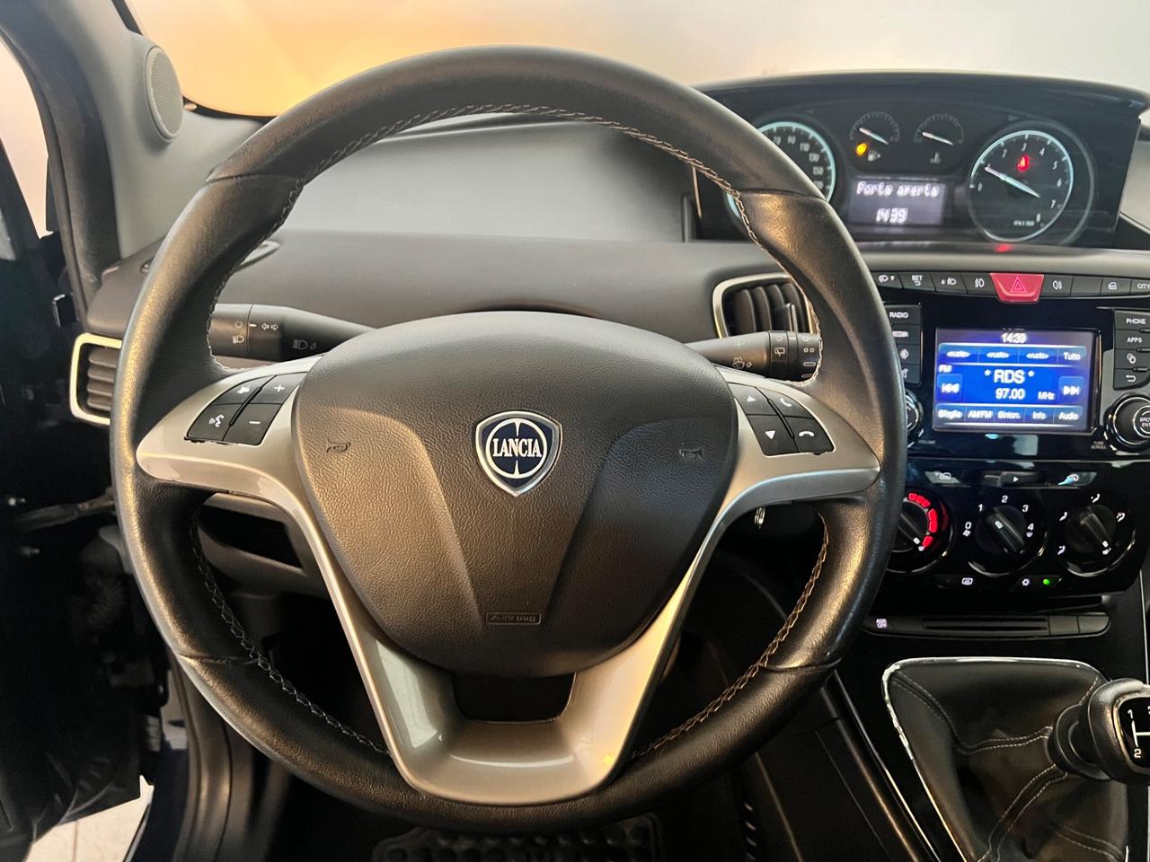 Lancia Ypsilon 1.2 69 CV 5 porte Mya
