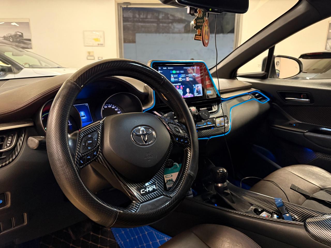 Toyota C-HR 1.8 hybrid 98 cv