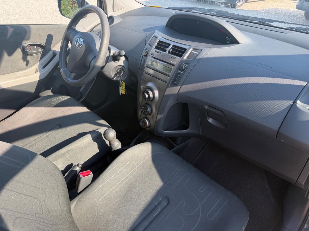 Toyota Yaris 1.0 5 porte Now