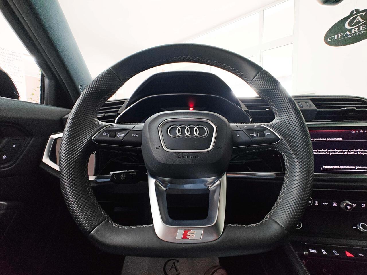 Audi Q3 SPB 35 TDI S tronic Identity Black S-Line